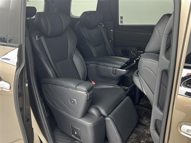 アルファードハイブリッド エグゼクティブラウンジ 禁煙車/純正14型ナビ/ツインムーンルーフ/後席モニター/チームメイト/ユニバーサルステップ/全周囲カメラ/デジタルインナーミラー/DVD再生/全席温冷シート/全席パワーシート/本革シート/ドラレコ(14枚目)