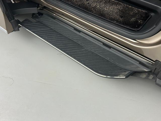 アルファードハイブリッド エグゼクティブラウンジ 禁煙車/純正14型ナビ/ツインムーンルーフ/後席モニター/チームメイト/ユニバーサルステップ/全周囲カメラ/デジタルインナーミラー/DVD再生/全席温冷シート/全席パワーシート/本革シート/ドラレコ(22枚目)