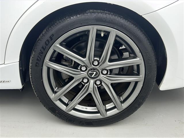 IS IS300h Fスポーツ 禁車車 レーダークルーズコントロール シートヒーター バックカメラ パドルシフト ETC 純正ナビ フルセグTV フォグランプ ステアリングリモコン パワーシート LEDライト(16枚目)