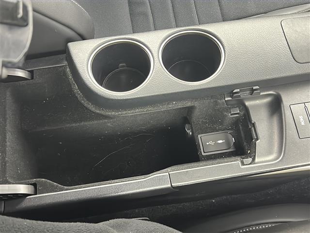 IS IS300h Fスポーツ 禁車車 レーダークルーズコントロール シートヒーター バックカメラ パドルシフト ETC 純正ナビ フルセグTV フォグランプ ステアリングリモコン パワーシート LEDライト(28枚目)