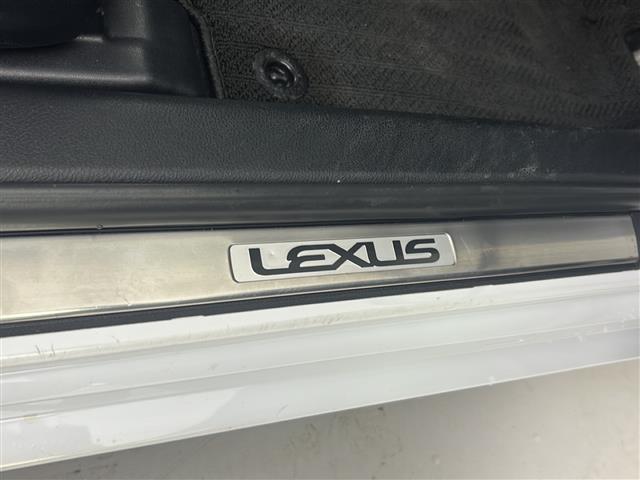 IS IS300h Fスポーツ 禁車車 レーダークルーズコントロール シートヒーター バックカメラ パドルシフト ETC 純正ナビ フルセグTV フォグランプ ステアリングリモコン パワーシート LEDライト(29枚目)