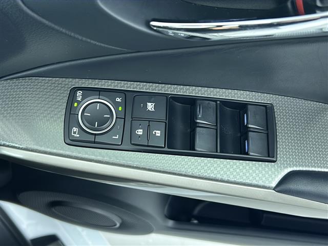 IS IS300h Fスポーツ 禁車車 レーダークルーズコントロール シートヒーター バックカメラ パドルシフト ETC 純正ナビ フルセグTV フォグランプ ステアリングリモコン パワーシート LEDライト(30枚目)
