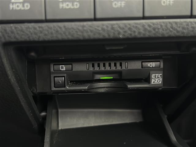 カムリ WS 禁煙車/純正ナビ/衝突軽減/レーダクルーズ/ETC/フルセグ/ハーフレザーシート/前席パワーシート/パドルシフト/オートマチックハイビーム/オートライト/オートエアコン/純正18インチアルミ(6枚目)