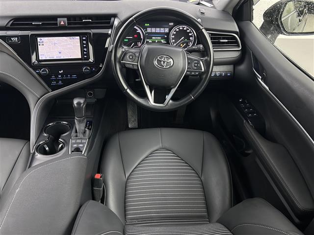 カムリ WS 禁煙車/純正ナビ/衝突軽減/レーダクルーズ/ETC/フルセグ/ハーフレザーシート/前席パワーシート/パドルシフト/オートマチックハイビーム/オートライト/オートエアコン/純正18インチアルミ(20枚目)