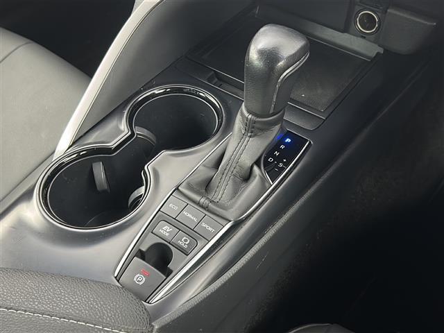 カムリ WS 禁煙車/純正ナビ/衝突軽減/レーダクルーズ/ETC/フルセグ/ハーフレザーシート/前席パワーシート/パドルシフト/オートマチックハイビーム/オートライト/オートエアコン/純正18インチアルミ(21枚目)