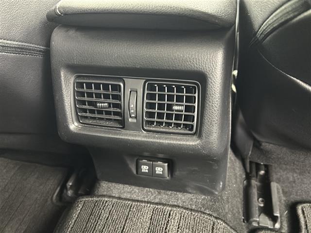 カムリ WS 禁煙車/純正ナビ/衝突軽減/レーダクルーズ/ETC/フルセグ/ハーフレザーシート/前席パワーシート/パドルシフト/オートマチックハイビーム/オートライト/オートエアコン/純正18インチアルミ(27枚目)