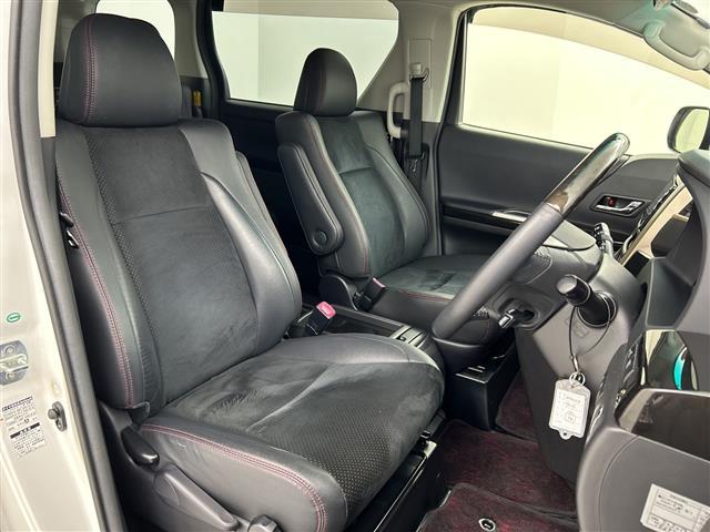 ヴェルファイア ２．４Ｚ　ゴールデンアイズ　禁煙車／スマートキー／スペアキー／クルーズコントロール／純正ナビ／Ｂｌｕｅｔｏｏｔｈ／フルセグ／純正フリップダウンモニター／電動リアゲート／フロアマット／ハーフレザーシート／ＥＴＣ／コーナーセンサー（13枚目）