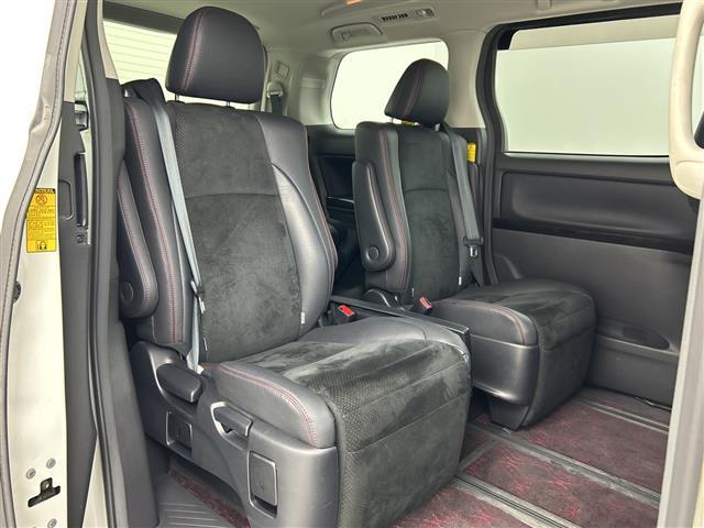 ヴェルファイア ２．４Ｚ　ゴールデンアイズ　禁煙車／スマートキー／スペアキー／クルーズコントロール／純正ナビ／Ｂｌｕｅｔｏｏｔｈ／フルセグ／純正フリップダウンモニター／電動リアゲート／フロアマット／ハーフレザーシート／ＥＴＣ／コーナーセンサー（14枚目）