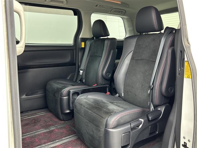 ヴェルファイア ２．４Ｚ　ゴールデンアイズ　禁煙車／スマートキー／スペアキー／クルーズコントロール／純正ナビ／Ｂｌｕｅｔｏｏｔｈ／フルセグ／純正フリップダウンモニター／電動リアゲート／フロアマット／ハーフレザーシート／ＥＴＣ／コーナーセンサー（31枚目）