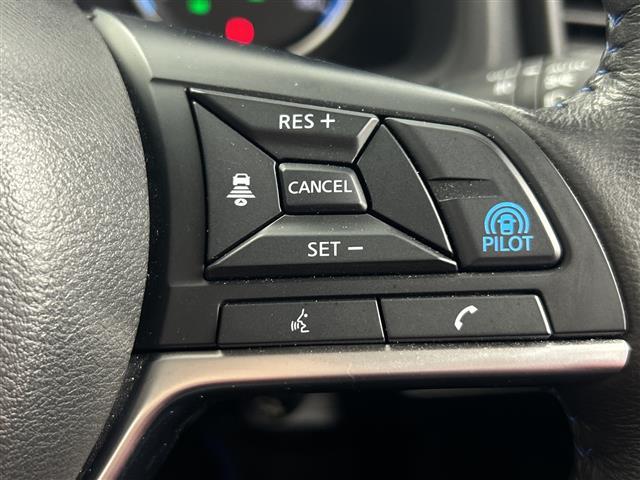 リーフ Ｘ　Ｖセレクション　禁煙車　アラウンドビューモニター　プロパイロット　デジタルミラー　ステアリングヒーター　シートヒーター　ＢＳＭ　クリアランスソナー　コネクティッドナビ　ＨＤＭＩ　オートハイビーム　ドライブレコーダー（9枚目）