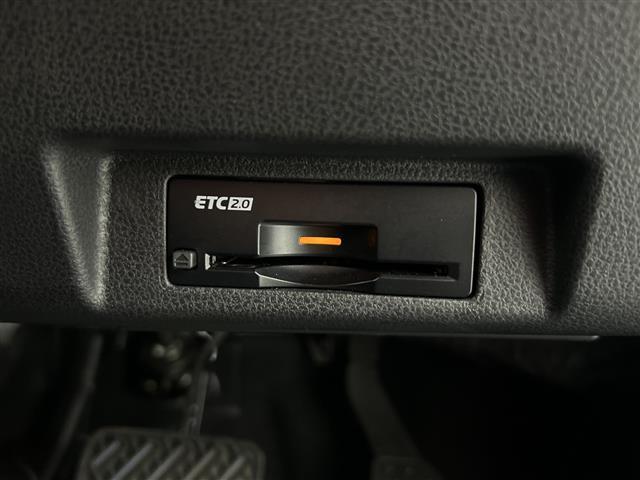 リーフ Ｘ　Ｖセレクション　禁煙車　アラウンドビューモニター　プロパイロット　デジタルミラー　ステアリングヒーター　シートヒーター　ＢＳＭ　クリアランスソナー　コネクティッドナビ　ＨＤＭＩ　オートハイビーム　ドライブレコーダー（12枚目）