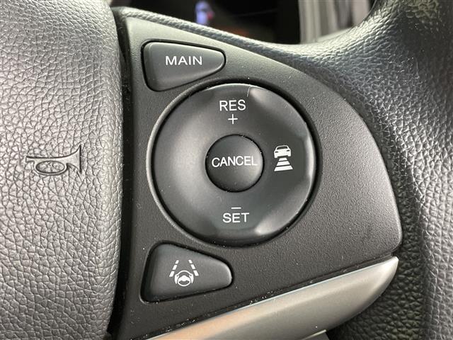 フィット １３Ｇ・Ｌ　ホンダセンシング　禁煙車　レーダークルーズコントロール　純正ナビ　フルセグＴＶ　ＵＳＢ　バックカメラ　ビルトインＥＴＣ　ドライブレコーダー　レーンアシスト　アルミ付きスタッドレス積込　ＬＥＤライト　ステアリングリモコン（3枚目）