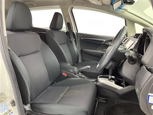 フィット １３Ｇ・Ｌ　ホンダセンシング　禁煙車　レーダークルーズコントロール　純正ナビ　フルセグＴＶ　ＵＳＢ　バックカメラ　ビルトインＥＴＣ　ドライブレコーダー　レーンアシスト　アルミ付きスタッドレス積込　ＬＥＤライト　ステアリングリモコン（13枚目）