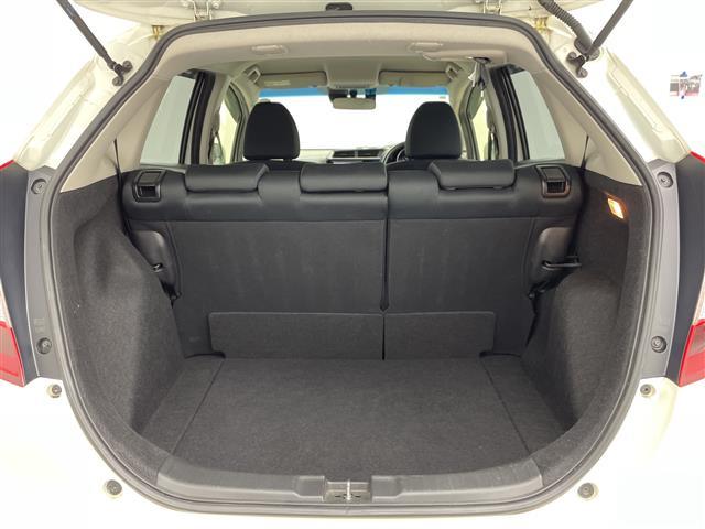 フィット １３Ｇ・Ｌ　ホンダセンシング　禁煙車　レーダークルーズコントロール　純正ナビ　フルセグＴＶ　ＵＳＢ　バックカメラ　ビルトインＥＴＣ　ドライブレコーダー　レーンアシスト　アルミ付きスタッドレス積込　ＬＥＤライト　ステアリングリモコン（15枚目）