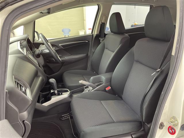 フィット １３Ｇ・Ｌ　ホンダセンシング　禁煙車　レーダークルーズコントロール　純正ナビ　フルセグＴＶ　ＵＳＢ　バックカメラ　ビルトインＥＴＣ　ドライブレコーダー　レーンアシスト　アルミ付きスタッドレス積込　ＬＥＤライト　ステアリングリモコン（33枚目）