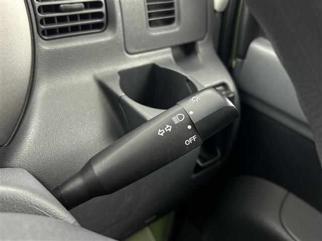 ハイゼットカーゴ デラックスリミテッド 禁煙車 4WD ハイルーフ キーレス ドアバイザー 社外アルミホイール ヘッドライトレベライザー 取扱説明書 保証書 スペアキー 両側スライドドア(10枚目)