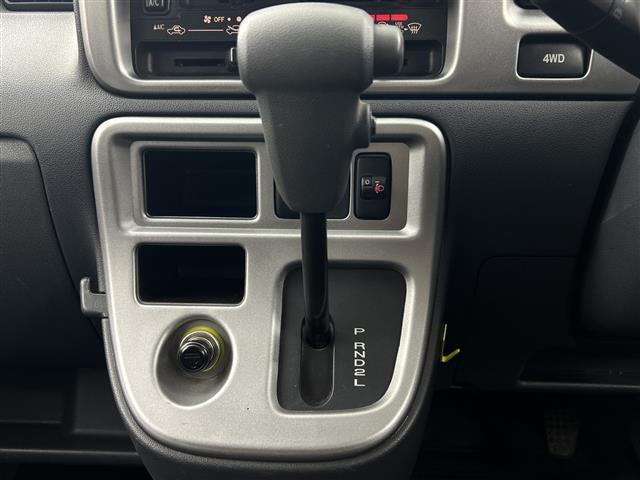 ハイゼットカーゴ デラックスリミテッド 禁煙車 4WD ハイルーフ キーレス ドアバイザー 社外アルミホイール ヘッドライトレベライザー 取扱説明書 保証書 スペアキー 両側スライドドア(11枚目)