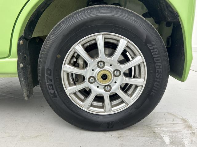 ハイゼットカーゴ デラックスリミテッド 禁煙車 4WD ハイルーフ キーレス ドアバイザー 社外アルミホイール ヘッドライトレベライザー 取扱説明書 保証書 スペアキー 両側スライドドア(16枚目)