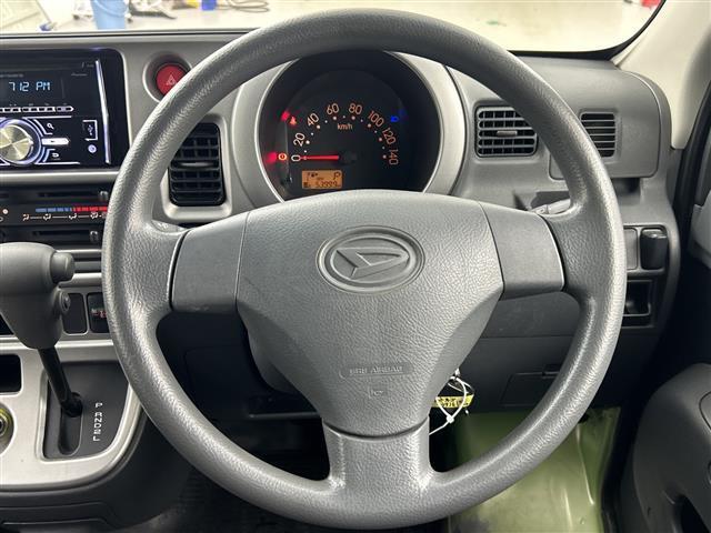 ハイゼットカーゴ デラックスリミテッド 禁煙車 4WD ハイルーフ キーレス ドアバイザー 社外アルミホイール ヘッドライトレベライザー 取扱説明書 保証書 スペアキー 両側スライドドア(20枚目)