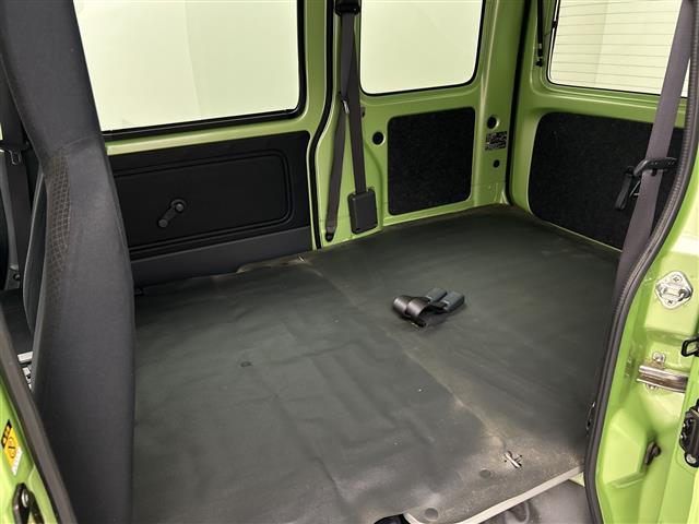 ハイゼットカーゴ デラックスリミテッド 禁煙車 4WD ハイルーフ キーレス ドアバイザー 社外アルミホイール ヘッドライトレベライザー 取扱説明書 保証書 スペアキー 両側スライドドア(27枚目)