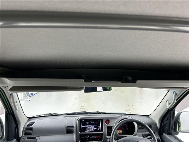 ハイゼットカーゴ デラックスリミテッド 禁煙車 4WD ハイルーフ キーレス ドアバイザー 社外アルミホイール ヘッドライトレベライザー 取扱説明書 保証書 スペアキー 両側スライドドア(31枚目)