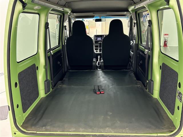 ハイゼットカーゴ デラックスリミテッド 禁煙車 4WD ハイルーフ キーレス ドアバイザー 社外アルミホイール ヘッドライトレベライザー 取扱説明書 保証書 スペアキー 両側スライドドア(35枚目)
