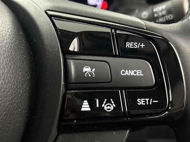 ヴェゼル e:HEV Z 禁煙車/BSM/置くだけ充電/純正ナビ/フルセグTV/電動リアゲート/バックカメラ/ハーフレザーシート/シートヒーター/パドルシフト/ETC2,0/ドライブレコーダー/LED/ホンダセンシング(11枚目)