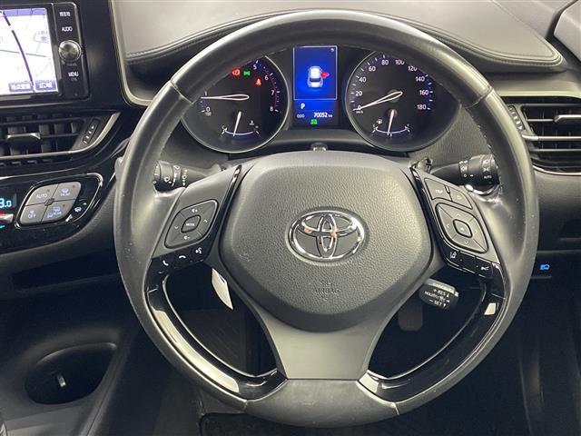 C-HR S-T LEDエディション 禁煙車/4WD/純正ナビ/エンジンスターター/バックモニター/レーダークルーズ/衝突軽減/レーンキープ/ETC/BT/フルセグテレビ/フロアマット/LEDヘッドライト/オートハイビーム/ターボ(20枚目)
