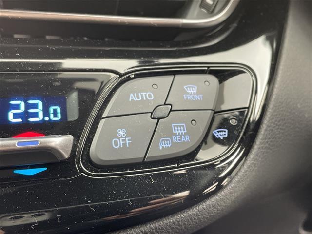 C-HR S-T LEDエディション 禁煙車/4WD/純正ナビ/エンジンスターター/バックモニター/レーダークルーズ/衝突軽減/レーンキープ/ETC/BT/フルセグテレビ/フロアマット/LEDヘッドライト/オートハイビーム/ターボ(25枚目)