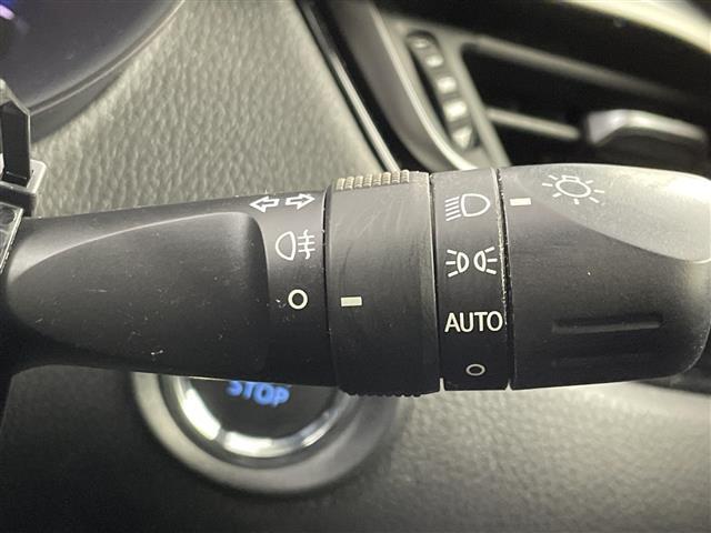 C-HR S-T LEDエディション 禁煙車/4WD/純正ナビ/エンジンスターター/バックモニター/レーダークルーズ/衝突軽減/レーンキープ/ETC/BT/フルセグテレビ/フロアマット/LEDヘッドライト/オートハイビーム/ターボ(27枚目)