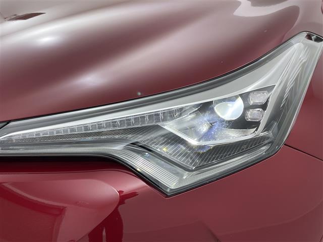 C-HR S-T LEDエディション 禁煙車/4WD/純正ナビ/エンジンスターター/バックモニター/レーダークルーズ/衝突軽減/レーンキープ/ETC/BT/フルセグテレビ/フロアマット/LEDヘッドライト/オートハイビーム/ターボ(39枚目)