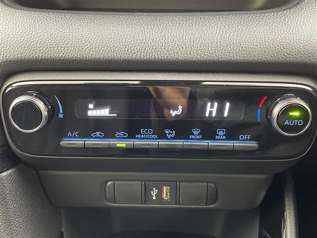 ヤリス Ｇ　禁煙車　純正ディスプレイオーディオ　ナビ付　クリアランスソナー　ドライブレコーダー　オートハイビーム　バックカメラ　ＥＴＣ　オートライト　カーテンエアバッグ　トヨタセーフティセンス　スマートキー（12枚目）