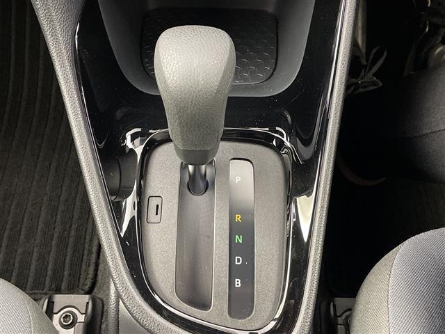 ヤリス Ｇ　禁煙車　純正ディスプレイオーディオ　ナビ付　クリアランスソナー　ドライブレコーダー　オートハイビーム　バックカメラ　ＥＴＣ　オートライト　カーテンエアバッグ　トヨタセーフティセンス　スマートキー（28枚目）