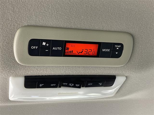 セレナ ハイウェイスターＧ　禁煙車　プロパイロット　両側電動ドア　パーキングアシスト　レーダークルーズコントロール　全方位カメラ　ウォークスルー　コーナーセンサー　純正ナビ　フルセグＴＶ　ＬＥＤライト　ＥＴＣ　純正フロアマット（9枚目）