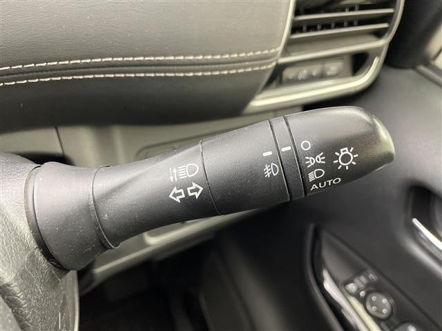 セレナ ハイウェイスターＧ　禁煙車　プロパイロット　両側電動ドア　パーキングアシスト　レーダークルーズコントロール　全方位カメラ　ウォークスルー　コーナーセンサー　純正ナビ　フルセグＴＶ　ＬＥＤライト　ＥＴＣ　純正フロアマット（25枚目）