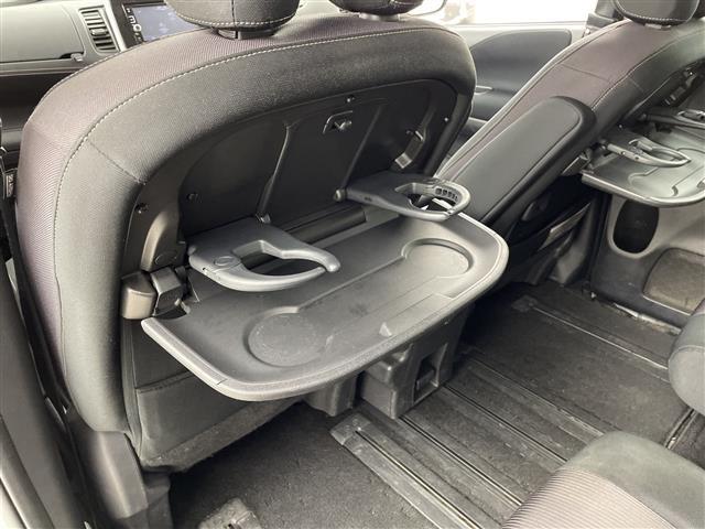 セレナ ハイウェイスターＧ　禁煙車　プロパイロット　両側電動ドア　パーキングアシスト　レーダークルーズコントロール　全方位カメラ　ウォークスルー　コーナーセンサー　純正ナビ　フルセグＴＶ　ＬＥＤライト　ＥＴＣ　純正フロアマット（28枚目）