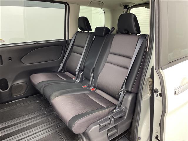 セレナ ハイウェイスターＧ　禁煙車　プロパイロット　両側電動ドア　パーキングアシスト　レーダークルーズコントロール　全方位カメラ　ウォークスルー　コーナーセンサー　純正ナビ　フルセグＴＶ　ＬＥＤライト　ＥＴＣ　純正フロアマット（31枚目）