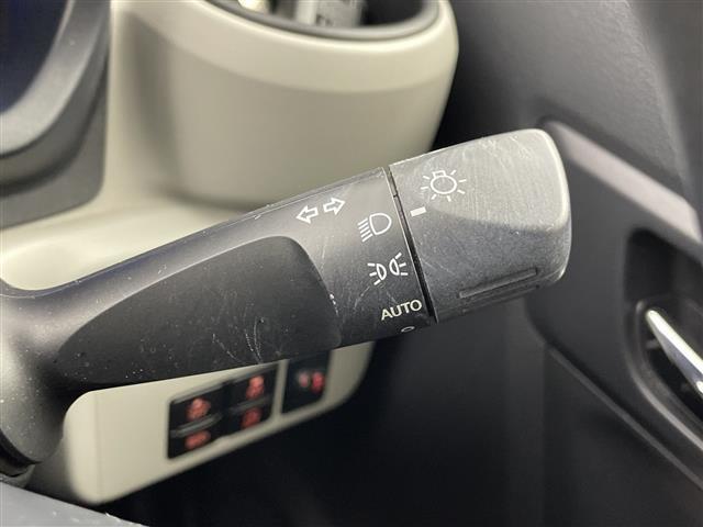 ミライース Ｇ　リミテッドＳＡＩＩＩ　禁煙車　社外ナビ　フルセグＴＶ　ＢｌｕｅｔｏｏｔｈＡｕｄｉｏ　バックカメラ　シートヒーター　衝突軽減システム　前後コーナーセンサー　純正フロアマット　純正１４インチアルミホイール　オートライト（8枚目）