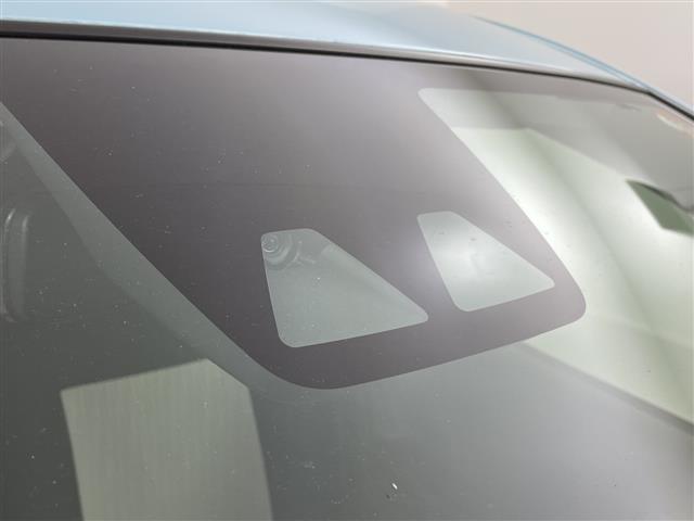 ミライース Ｇ　リミテッドＳＡＩＩＩ　禁煙車　社外ナビ　フルセグＴＶ　ＢｌｕｅｔｏｏｔｈＡｕｄｉｏ　バックカメラ　シートヒーター　衝突軽減システム　前後コーナーセンサー　純正フロアマット　純正１４インチアルミホイール　オートライト（11枚目）