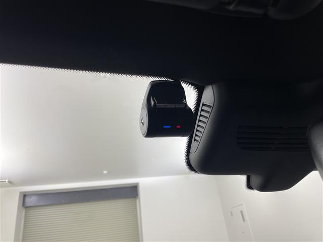 ＧＬＣ ＧＬＣ２２０ｄ　４マチック　クーペスポーツ　禁煙車　全方位モニター　シートヒーター　メーカーナビ　ＢＳＭ　ワンオーナー　レーダークルーズコントロール　パワーバックドア　パワーシート　ハーフレザーシート　クリアランスソナー　ＥＴＣ　ＬＥＤライト（5枚目）