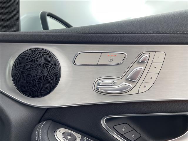 ＧＬＣ ＧＬＣ２２０ｄ　４マチック　クーペスポーツ　禁煙車　全方位モニター　シートヒーター　メーカーナビ　ＢＳＭ　ワンオーナー　レーダークルーズコントロール　パワーバックドア　パワーシート　ハーフレザーシート　クリアランスソナー　ＥＴＣ　ＬＥＤライト（7枚目）