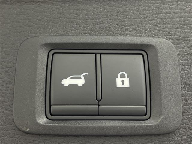 アウトランダーPHEV P 禁煙車 4WD BOSEサウンド 純正ナビゲーション 全方位カメラ 衝突被害軽減ブレーキ レーダークルーズコントロール ヘッドアップディスプレイ ステアリングヒーター シートヒーター ビルトインETC(10枚目)