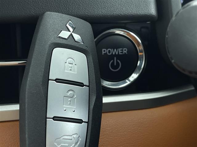 アウトランダーPHEV P 禁煙車 4WD BOSEサウンド 純正ナビゲーション 全方位カメラ 衝突被害軽減ブレーキ レーダークルーズコントロール ヘッドアップディスプレイ ステアリングヒーター シートヒーター ビルトインETC(29枚目)