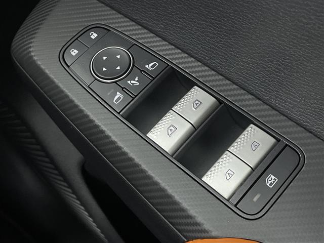 アウトランダーPHEV P 禁煙車 4WD BOSEサウンド 純正ナビゲーション 全方位カメラ 衝突被害軽減ブレーキ レーダークルーズコントロール ヘッドアップディスプレイ ステアリングヒーター シートヒーター ビルトインETC(30枚目)