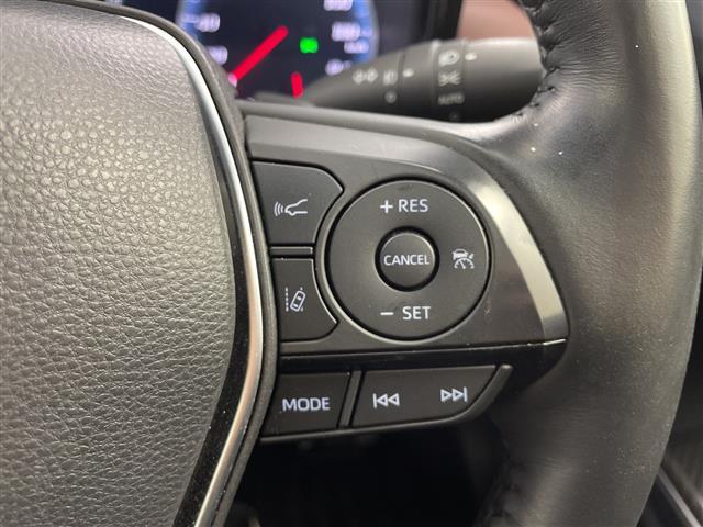クラウンハイブリッド ＲＳ　禁煙車／レーンキープアシスト／ＢＳＭ／ＲＣＣ／ＨＵＤ／純正ナビ／フルセグ／バックカメラ／シートヒーター／パワーシート／ステアリングヒーター／パドルシフト／ＥＴＣ／ＬＥＤヘッドライト／純正１８インチＡＷ（4枚目）