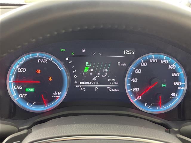 クラウンハイブリッド ＲＳ　禁煙車／レーンキープアシスト／ＢＳＭ／ＲＣＣ／ＨＵＤ／純正ナビ／フルセグ／バックカメラ／シートヒーター／パワーシート／ステアリングヒーター／パドルシフト／ＥＴＣ／ＬＥＤヘッドライト／純正１８インチＡＷ（12枚目）