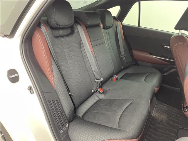 クラウンハイブリッド ＲＳ　禁煙車／レーンキープアシスト／ＢＳＭ／ＲＣＣ／ＨＵＤ／純正ナビ／フルセグ／バックカメラ／シートヒーター／パワーシート／ステアリングヒーター／パドルシフト／ＥＴＣ／ＬＥＤヘッドライト／純正１８インチＡＷ（15枚目）