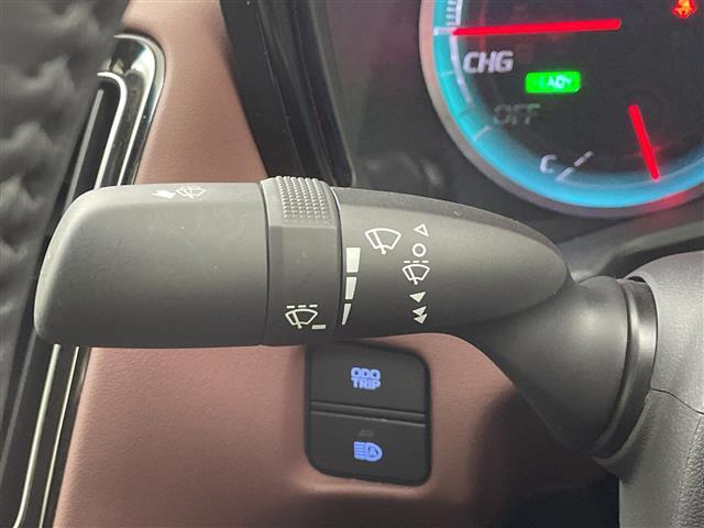 クラウンハイブリッド ＲＳ　禁煙車／レーンキープアシスト／ＢＳＭ／ＲＣＣ／ＨＵＤ／純正ナビ／フルセグ／バックカメラ／シートヒーター／パワーシート／ステアリングヒーター／パドルシフト／ＥＴＣ／ＬＥＤヘッドライト／純正１８インチＡＷ（22枚目）