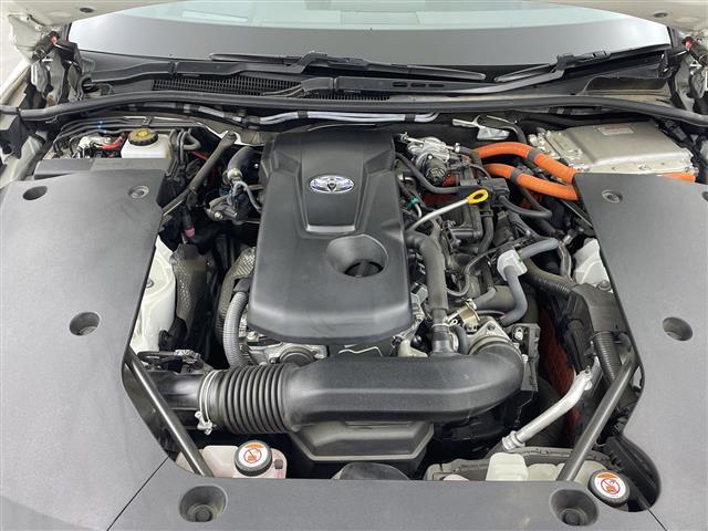 クラウンハイブリッド ＲＳ　禁煙車／レーンキープアシスト／ＢＳＭ／ＲＣＣ／ＨＵＤ／純正ナビ／フルセグ／バックカメラ／シートヒーター／パワーシート／ステアリングヒーター／パドルシフト／ＥＴＣ／ＬＥＤヘッドライト／純正１８インチＡＷ（42枚目）