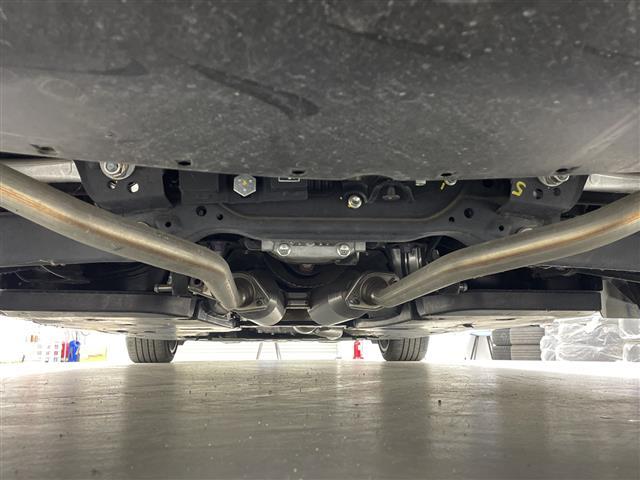 クラウンハイブリッド ＲＳ　禁煙車／レーンキープアシスト／ＢＳＭ／ＲＣＣ／ＨＵＤ／純正ナビ／フルセグ／バックカメラ／シートヒーター／パワーシート／ステアリングヒーター／パドルシフト／ＥＴＣ／ＬＥＤヘッドライト／純正１８インチＡＷ（43枚目）